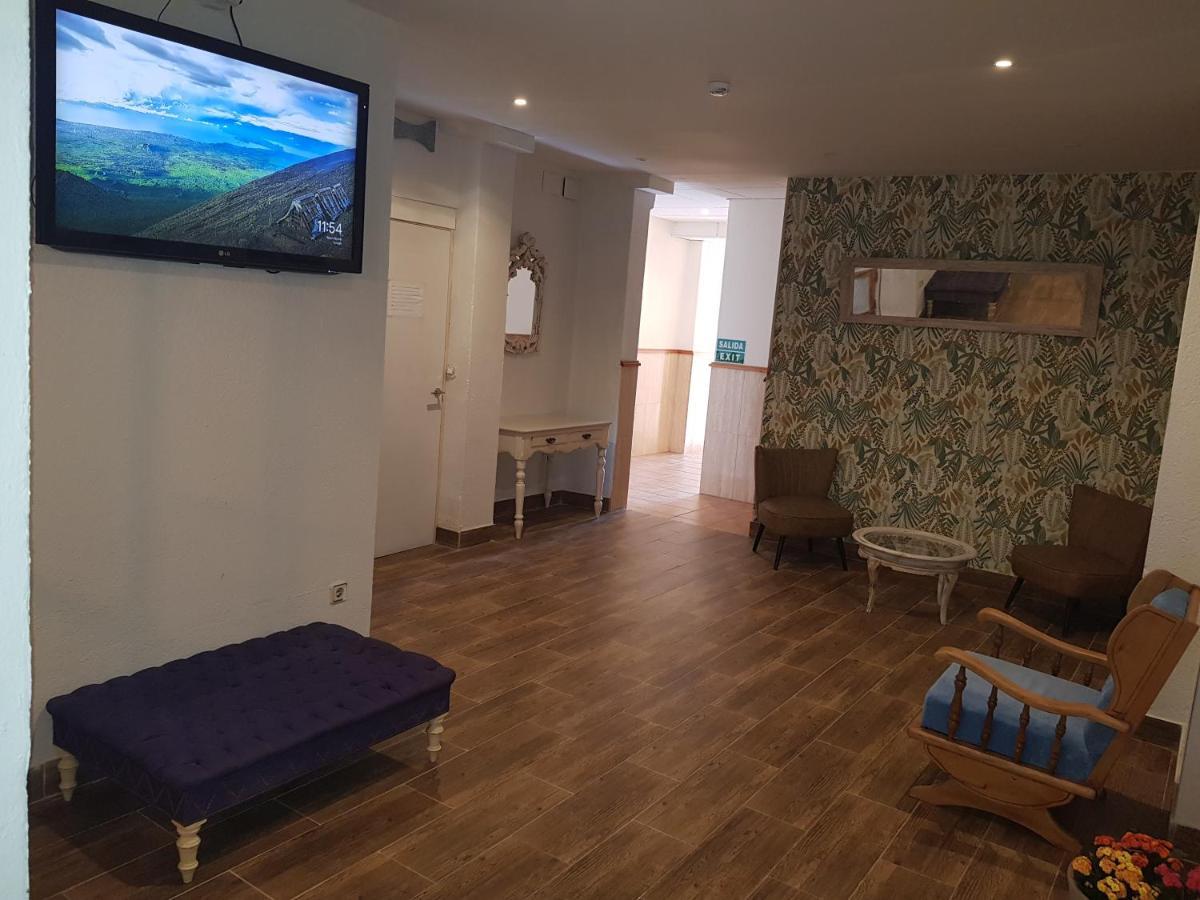 Hostal Mozaik Lloret Lloret de Mar Exteriör bild