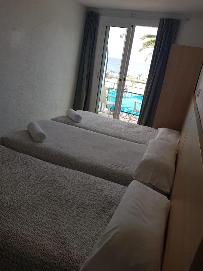 Hostal Mozaik Lloret Lloret de Mar Exteriör bild